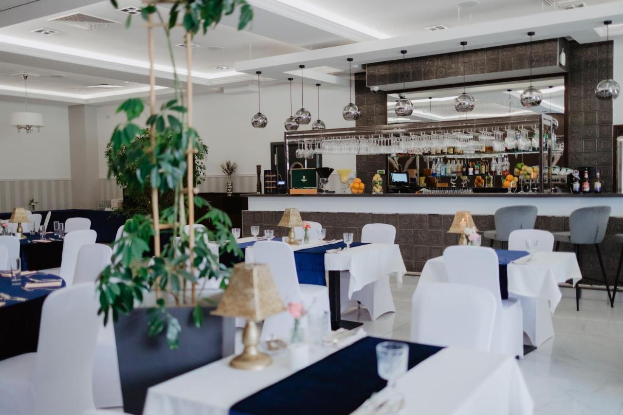Dwor Dwikozy Hotell Exteriör bild